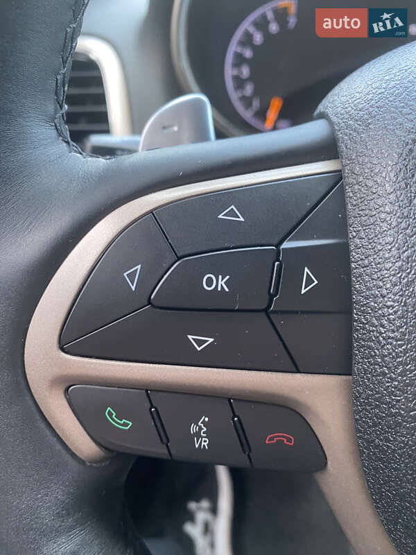 Позашляховик / Кросовер Jeep Grand Cherokee 2015 в Луцьку фото 26 Позашляховик / Кросовер Jeep Grand Cherokee 2015 в Луцьку