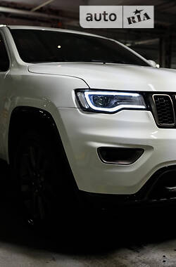 Внедорожник / Кроссовер Jeep Grand Cherokee 2016 в Киеве