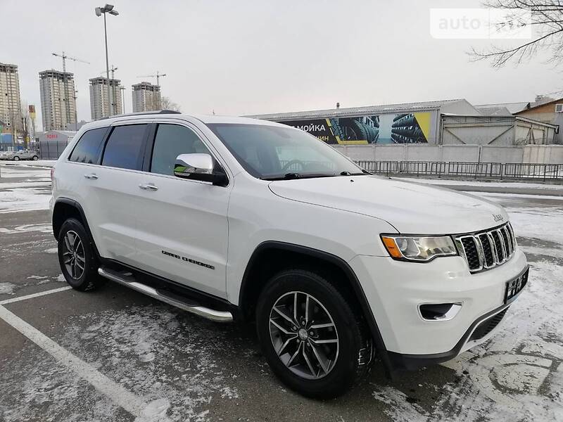 Внедорожник / Кроссовер Jeep Grand Cherokee 2017 в Киеве