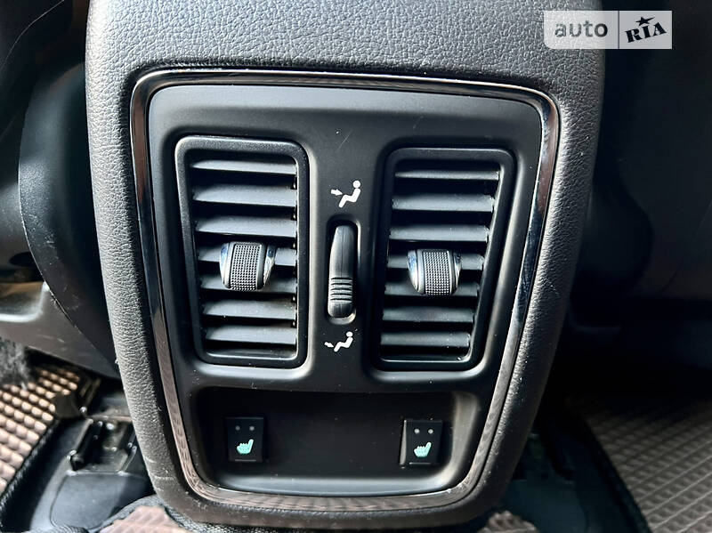 Позашляховик / Кросовер Jeep Grand Cherokee 2012 в Києві