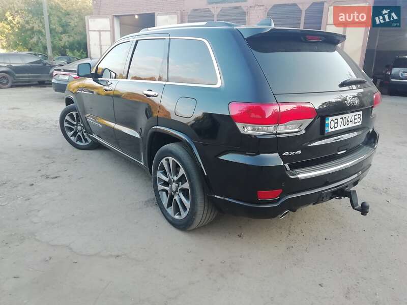 Внедорожник / Кроссовер Jeep Grand Cherokee 2017 в Чернигове