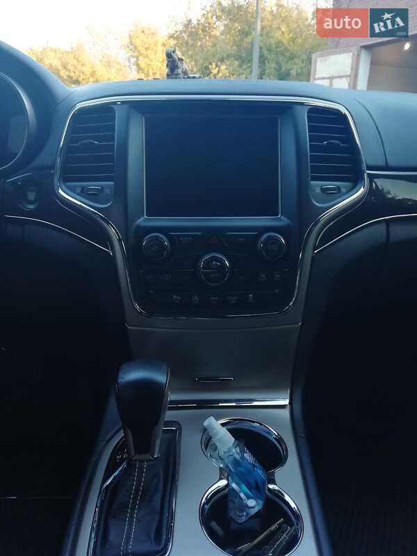 Внедорожник / Кроссовер Jeep Grand Cherokee 2017 в Чернигове