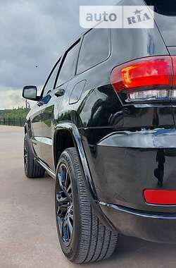 Внедорожник / Кроссовер Jeep Grand Cherokee 2020 в Кривом Роге