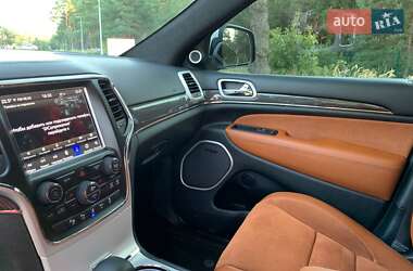 Позашляховик / Кросовер Jeep Grand Cherokee 2018 в 