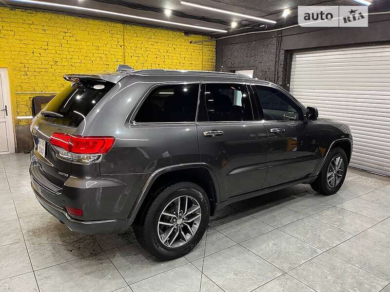 Внедорожник / Кроссовер Jeep Grand Cherokee 2017 в Киеве