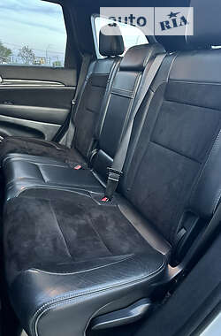 Позашляховик / Кросовер Jeep Grand Cherokee 2015 в 