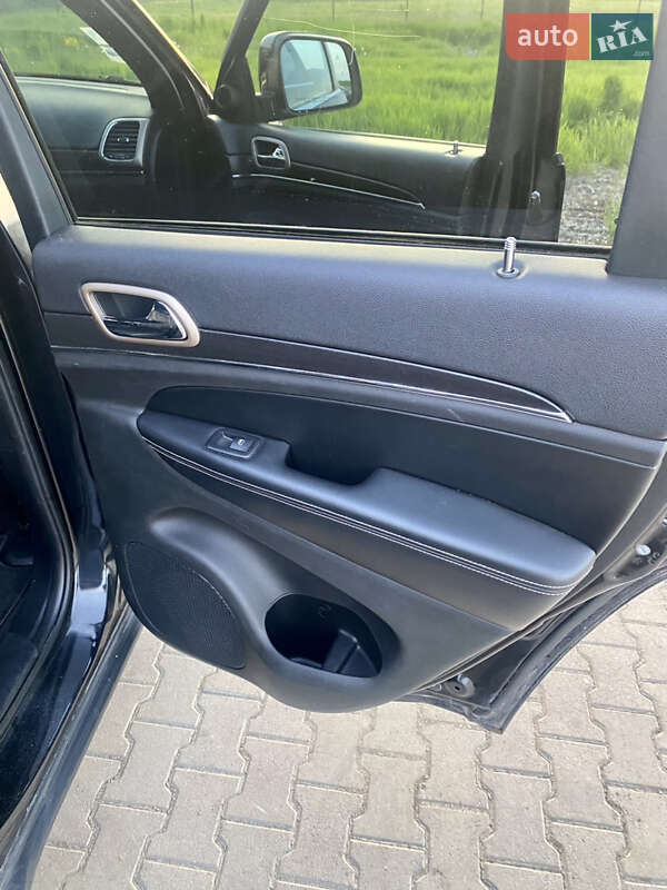 Внедорожник / Кроссовер Jeep Grand Cherokee 2015 в Тячеве