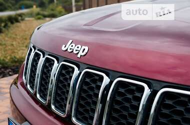 Внедорожник / Кроссовер Jeep Grand Cherokee 2017 в Сумах