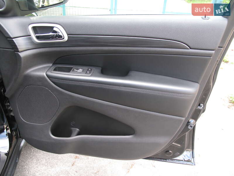 Внедорожник / Кроссовер Jeep Grand Cherokee 2020 в Киеве