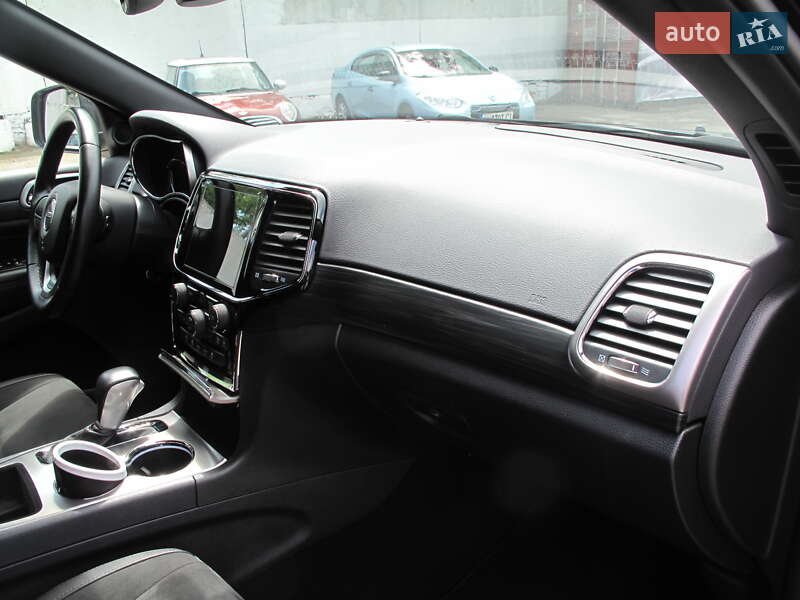 Внедорожник / Кроссовер Jeep Grand Cherokee 2020 в Киеве