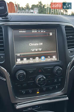 Внедорожник / Кроссовер Jeep Grand Cherokee 2016 в 