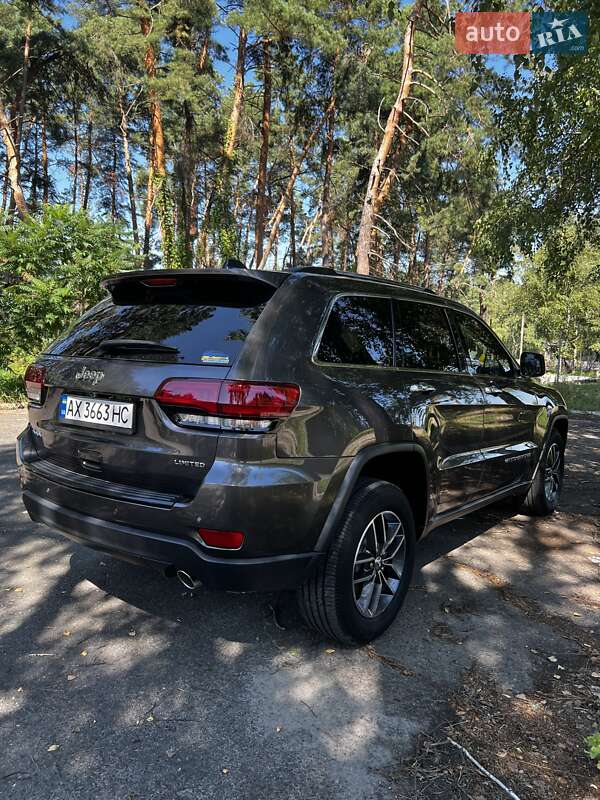 Внедорожник / Кроссовер Jeep Grand Cherokee 2017 в Краснограде