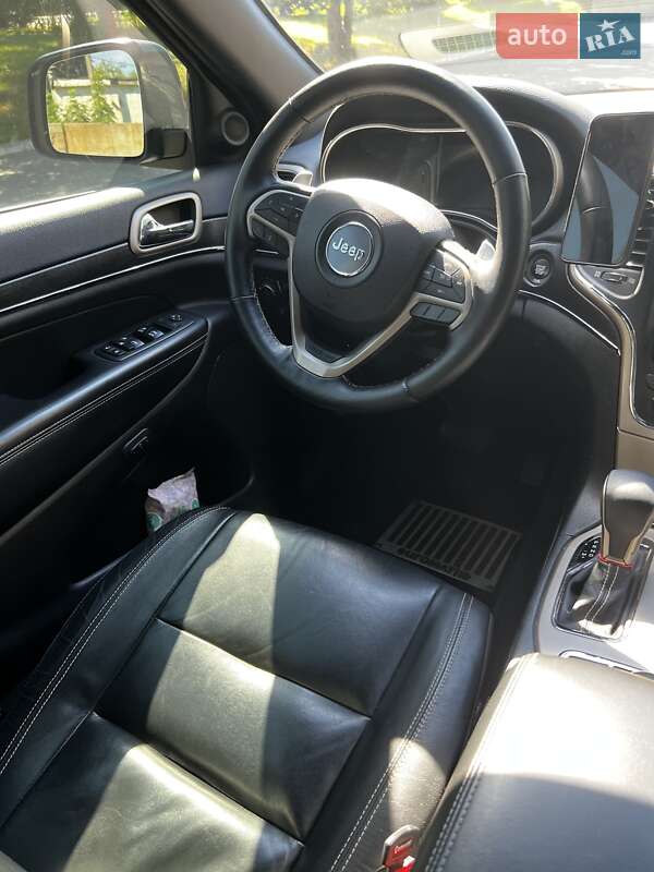 Внедорожник / Кроссовер Jeep Grand Cherokee 2017 в Краснограде