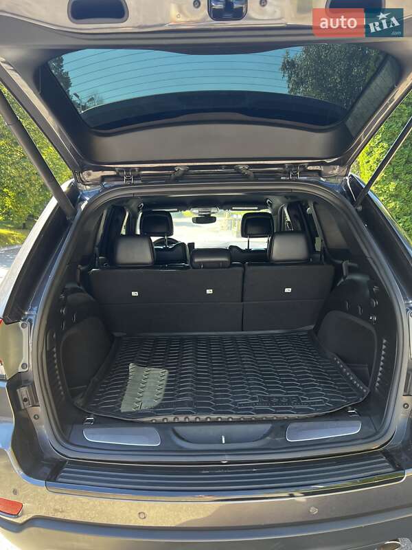 Внедорожник / Кроссовер Jeep Grand Cherokee 2017 в Краснограде