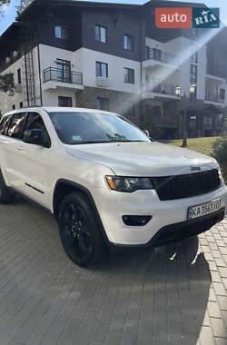 Внедорожник / Кроссовер Jeep Grand Cherokee 2018 в 