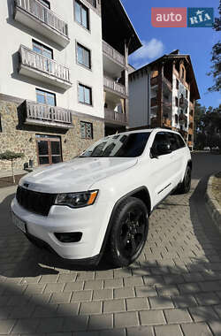 Внедорожник / Кроссовер Jeep Grand Cherokee 2018 в 