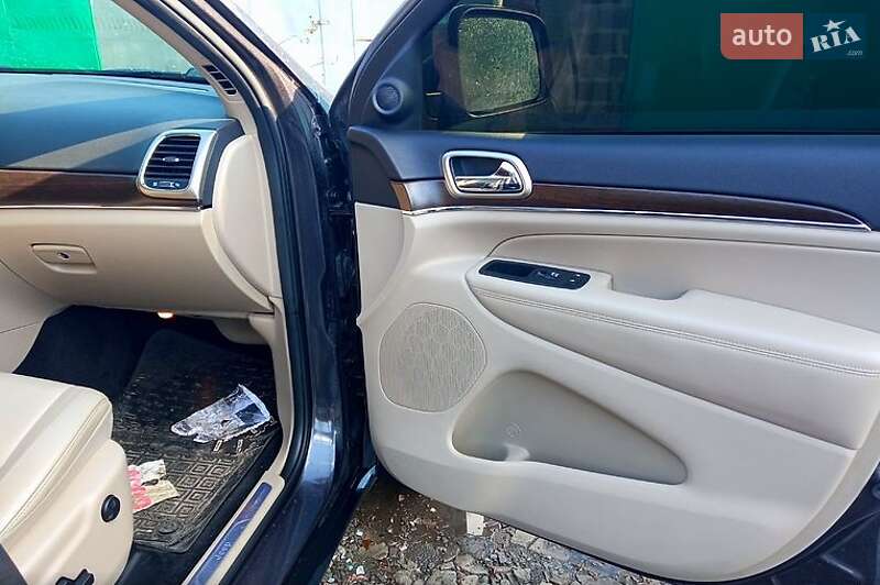 Внедорожник / Кроссовер Jeep Grand Cherokee 2015 в Харькове