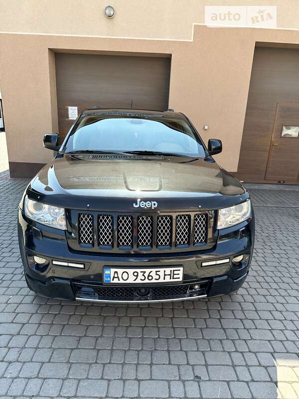 Внедорожник / Кроссовер Jeep Grand Cherokee 2012 в Ужгороде