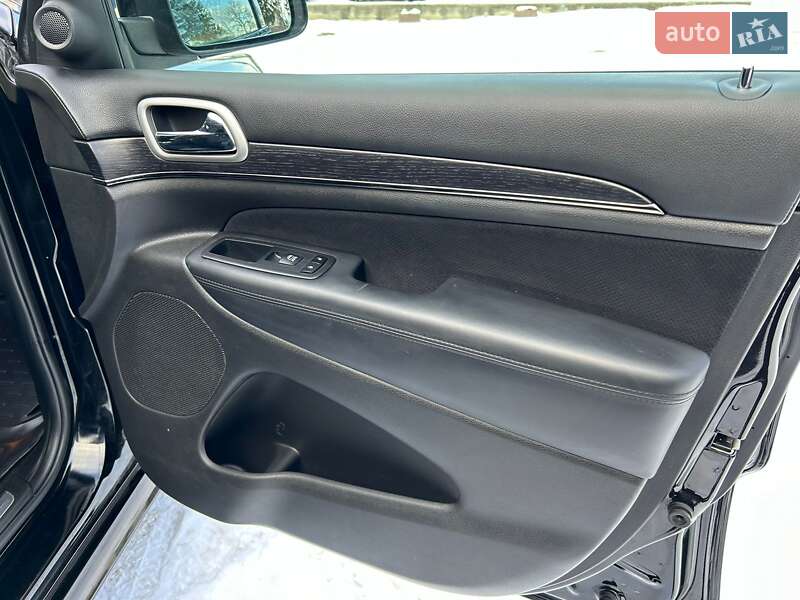 Внедорожник / Кроссовер Jeep Grand Cherokee 2018 в Тернополе