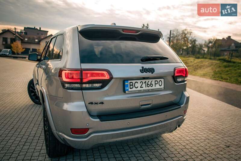 Внедорожник / Кроссовер Jeep Grand Cherokee 2018 в Львове