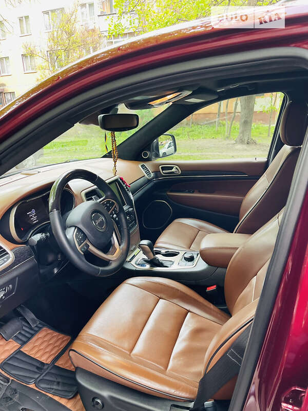 Внедорожник / Кроссовер Jeep Grand Cherokee 2017 в Чернигове