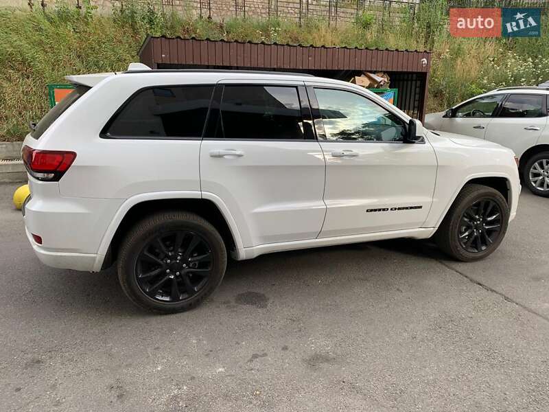 Внедорожник / Кроссовер Jeep Grand Cherokee 2019 в Киеве фото 8 Внедорожник / Кроссовер Jeep Grand Cherokee 2019 в Киеве