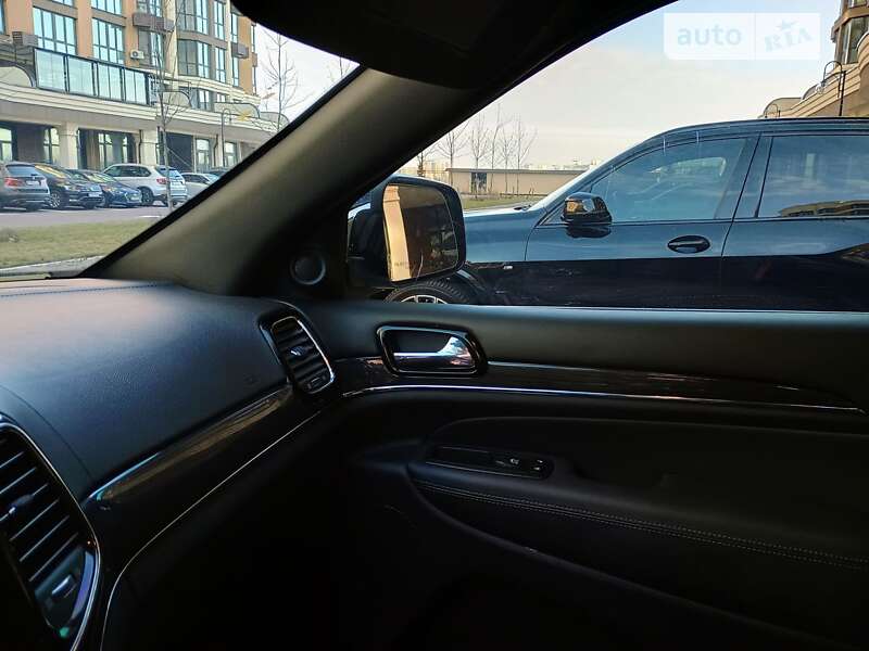 Внедорожник / Кроссовер Jeep Grand Cherokee 2019 в Киеве