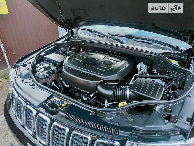 Внедорожник / Кроссовер Jeep Grand Cherokee 2021 в Киеве