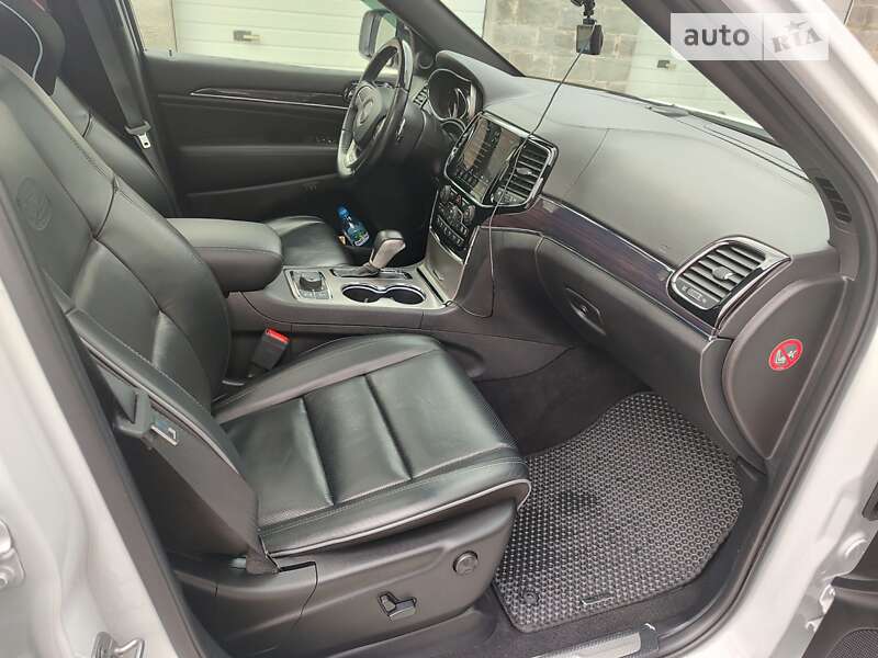 Внедорожник / Кроссовер Jeep Grand Cherokee 2021 в Ровно