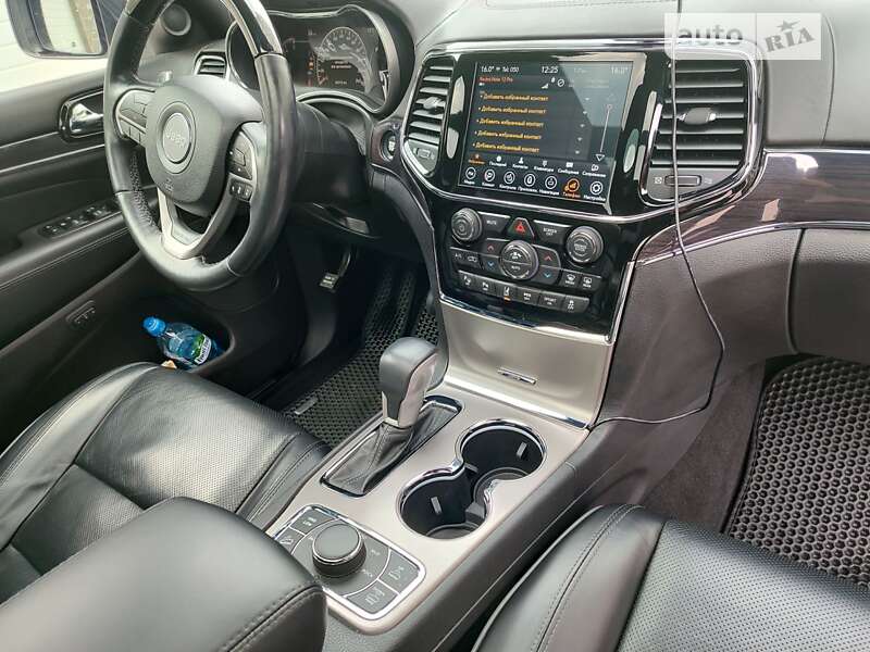 Внедорожник / Кроссовер Jeep Grand Cherokee 2021 в Ровно