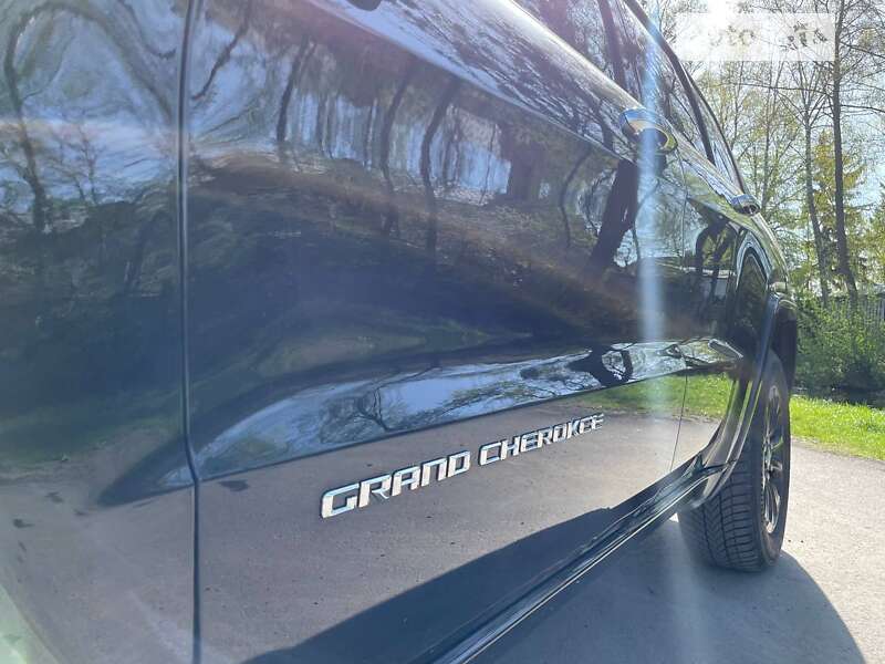 Внедорожник / Кроссовер Jeep Grand Cherokee 2015 в Ковеле