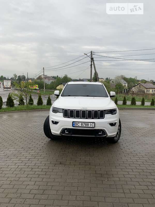Внедорожник / Кроссовер Jeep Grand Cherokee 2016 в Львове