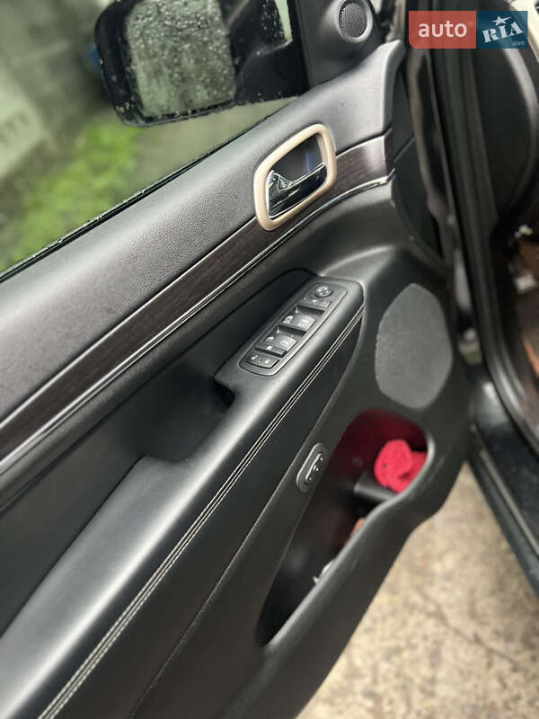 Внедорожник / Кроссовер Jeep Grand Cherokee 2014 в Киеве