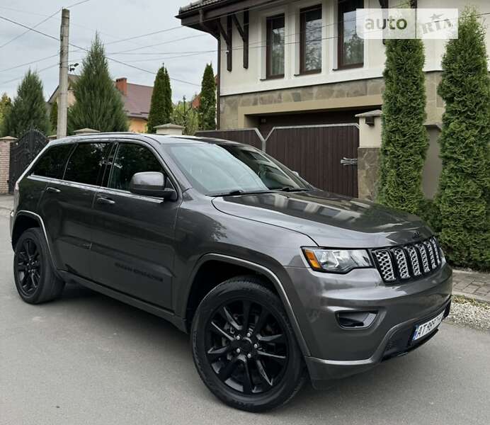 Позашляховик / Кросовер Jeep Grand Cherokee 2019 в Івано-Франківську
