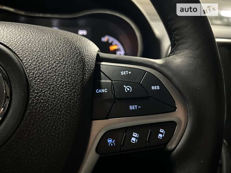 Внедорожник / Кроссовер Jeep Grand Cherokee 2018 в Киеве