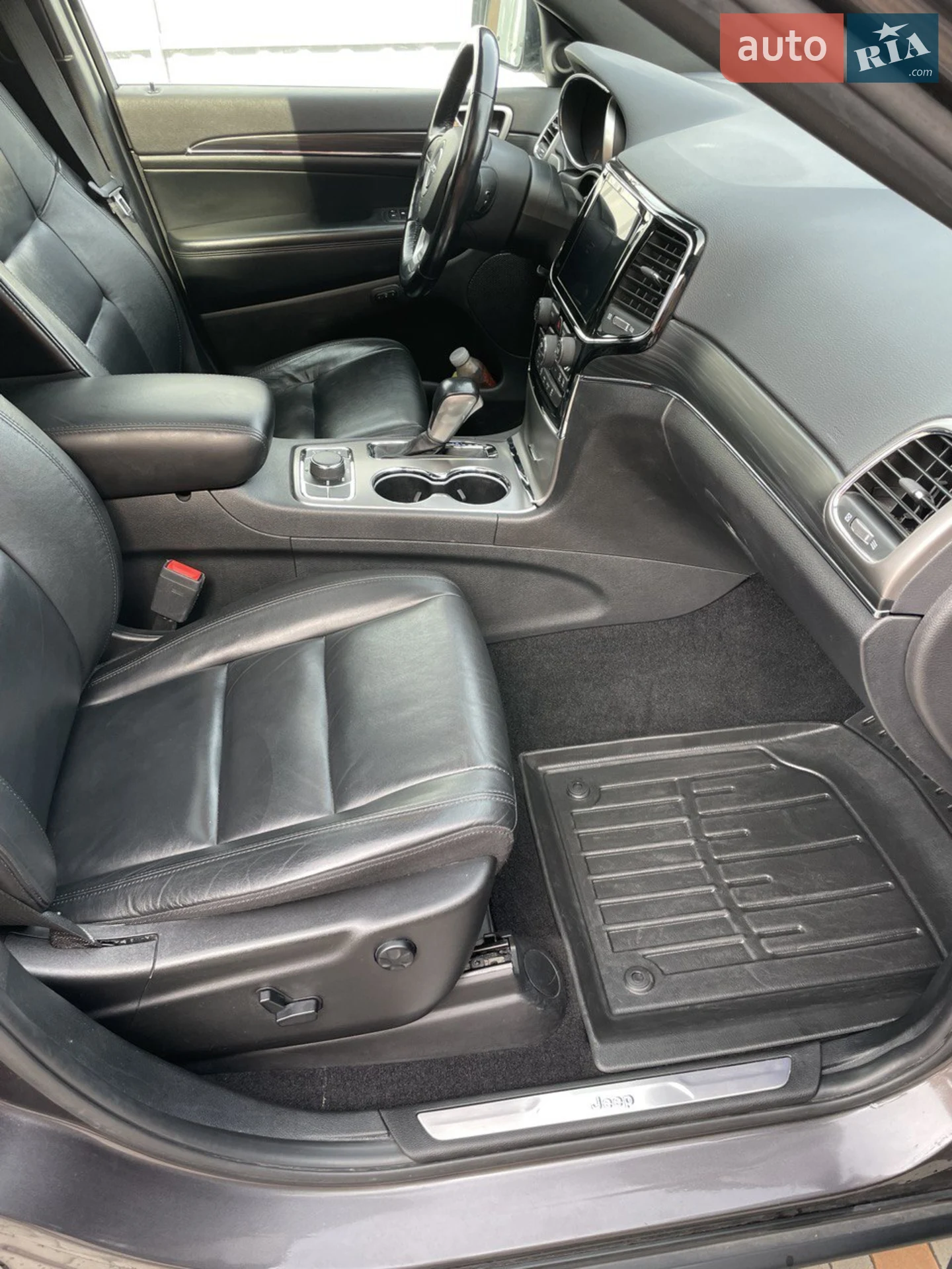 2020 Jeep Grand Cherokee - мініатюра 19