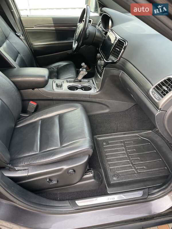 Внедорожник / Кроссовер Jeep Grand Cherokee 2020 в Вышгороде