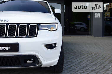 Внедорожник / Кроссовер Jeep Grand Cherokee 2016 в Львове