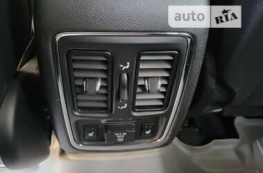 Внедорожник / Кроссовер Jeep Grand Cherokee 2012 в Киеве