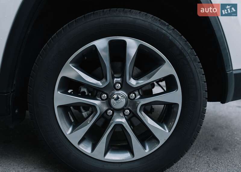 Позашляховик / Кросовер Jeep Grand Cherokee 2018 в Києві