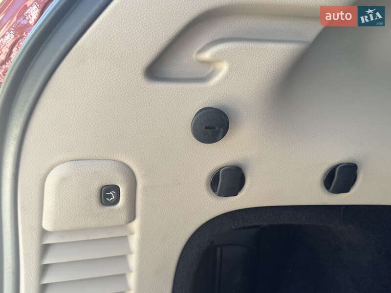 Внедорожник / Кроссовер Jeep Grand Cherokee 2015 в Киеве фото 29 Внедорожник / Кроссовер Jeep Grand Cherokee 2015 в Киеве