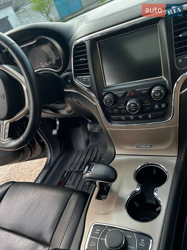 Позашляховик / Кросовер Jeep Grand Cherokee 2015 в Львові