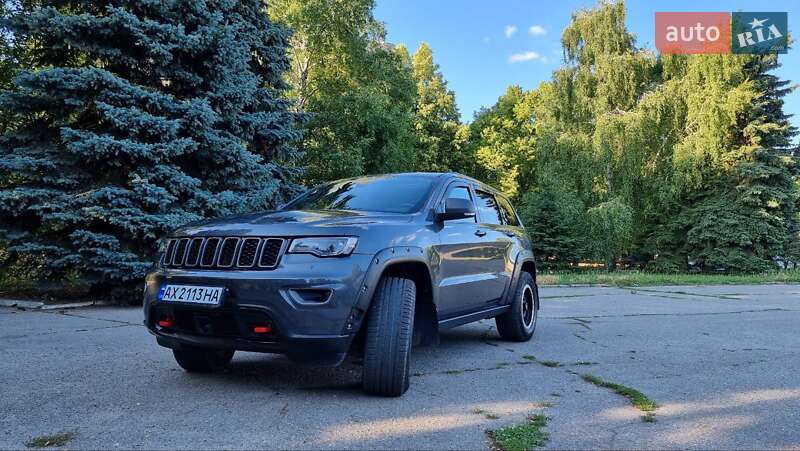 Внедорожник / Кроссовер Jeep Grand Cherokee 2017 в Киеве