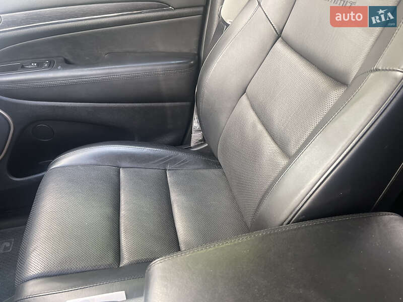 Внедорожник / Кроссовер Jeep Grand Cherokee 2014 в Киеве