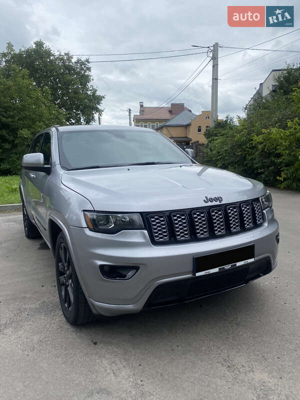 Внедорожник / Кроссовер Jeep Grand Cherokee 2018 в Ровно