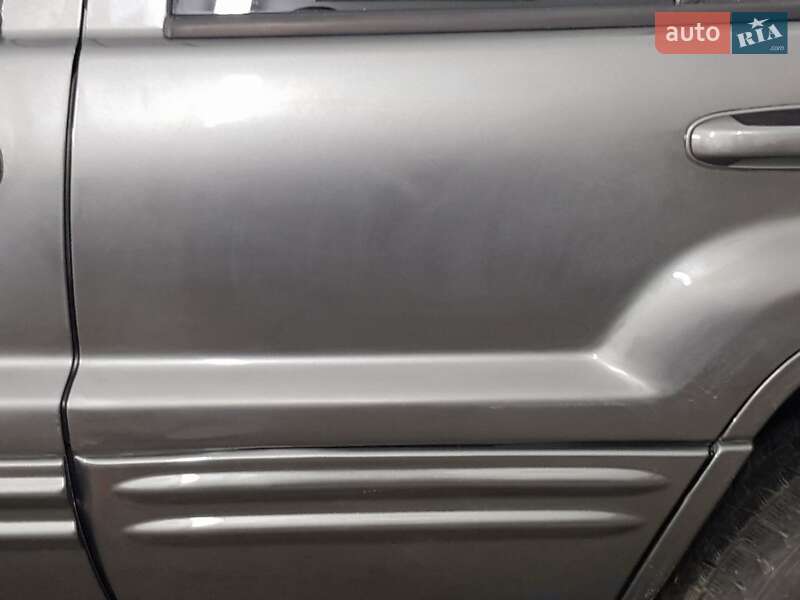 Внедорожник / Кроссовер Jeep Grand Cherokee 2002 в Черновцах