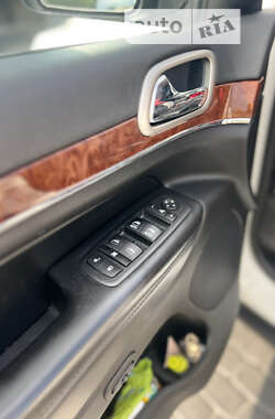 Позашляховик / Кросовер Jeep Grand Cherokee 2012 в 