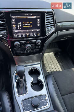 Внедорожник / Кроссовер Jeep Grand Cherokee 2018 в 