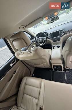 Внедорожник / Кроссовер Jeep Grand Cherokee 2015 в Хусте
