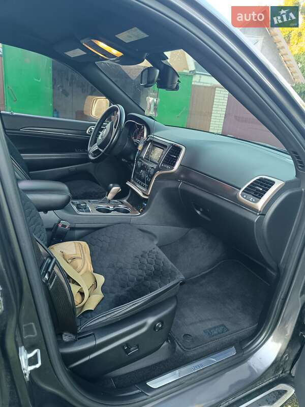 Внедорожник / Кроссовер Jeep Grand Cherokee 2016 в Яготине